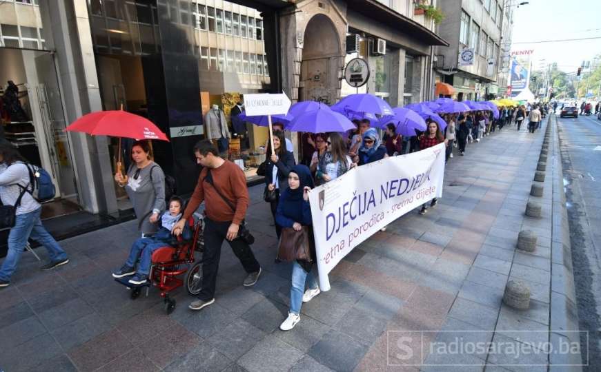 Sretna porodica, sretno dijete: Šarena parada prošla Sarajevom